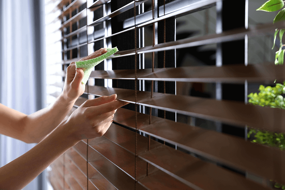 How to Clean Wooden Blinds